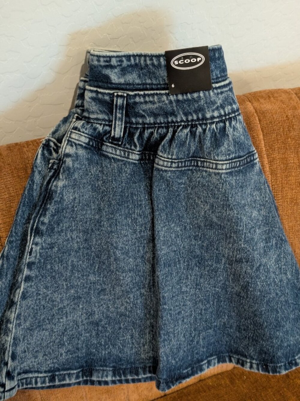 When's denim skirt